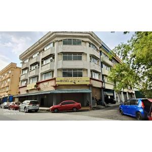 Corner unit with 4 Storey shoplot PJ